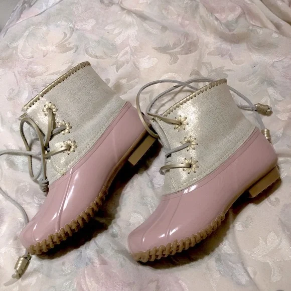 JACK ROGERS Chloe Pink Duck Ankle Boots Lace Up Shimmery Sherpa Lined Size 6 - Picture 7 of 10